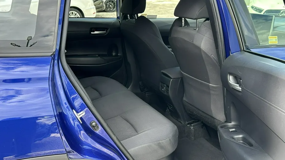 TOYOTA Corolla Cross -