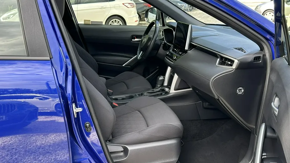 TOYOTA Corolla Cross -