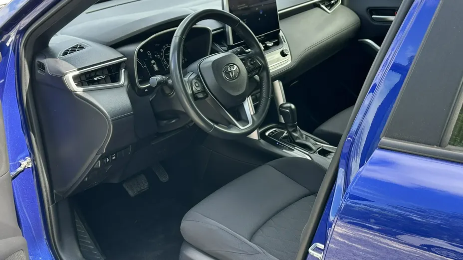 TOYOTA Corolla Cross -