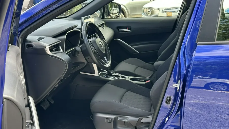 TOYOTA Corolla Cross -