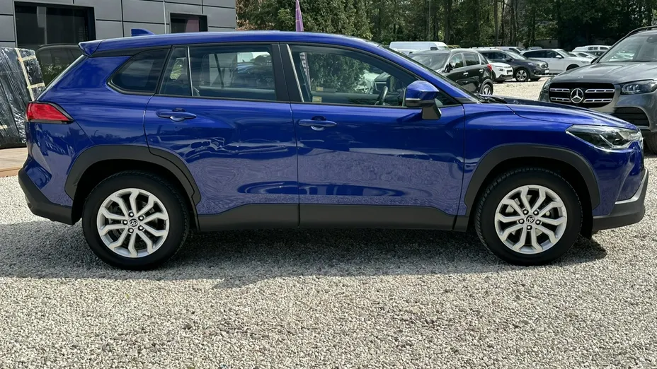 TOYOTA Corolla Cross -