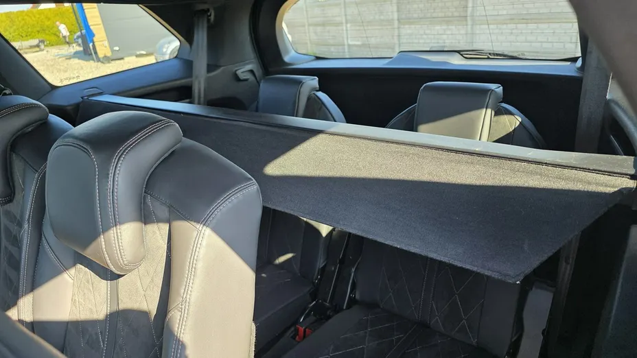 PEUGEOT 5008 -