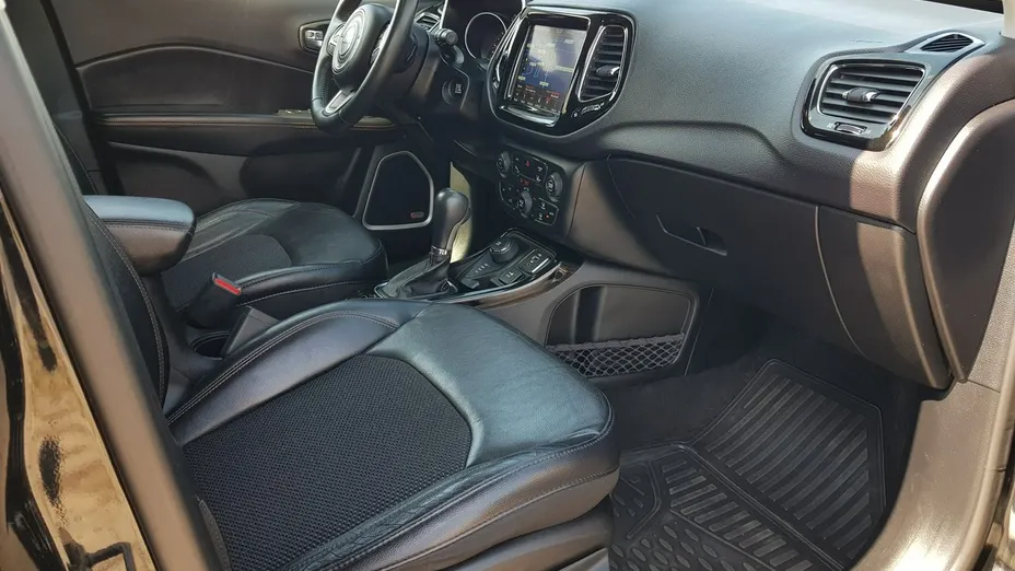 JEEP Compass -