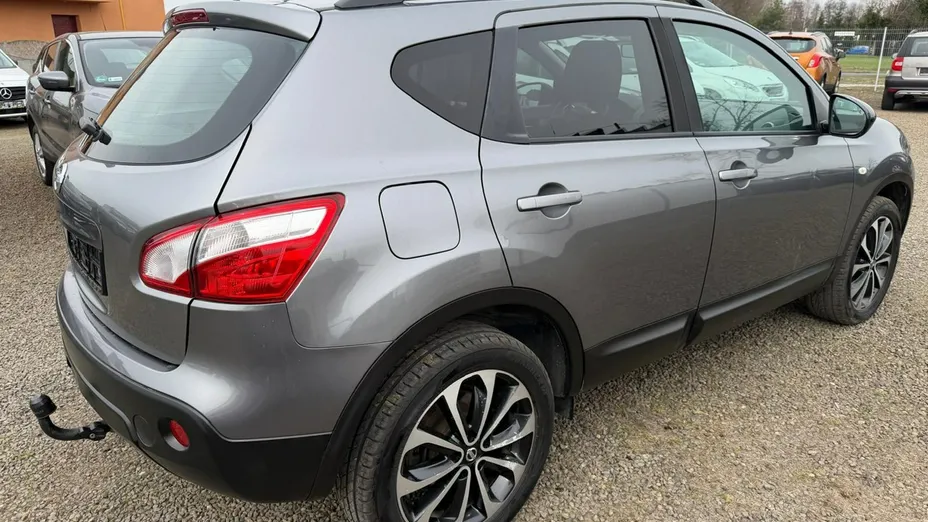 NISSAN Qashqai -