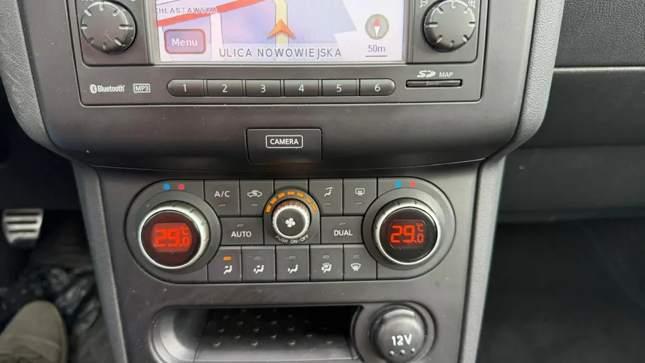 NISSAN Qashqai -