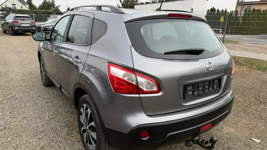NISSAN Qashqai -
