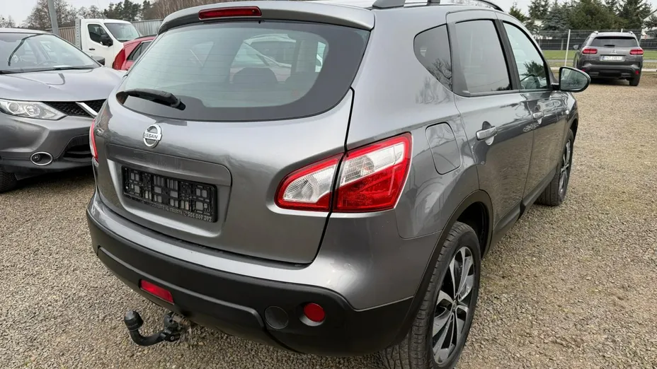 NISSAN Qashqai -