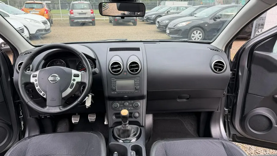 NISSAN Qashqai -