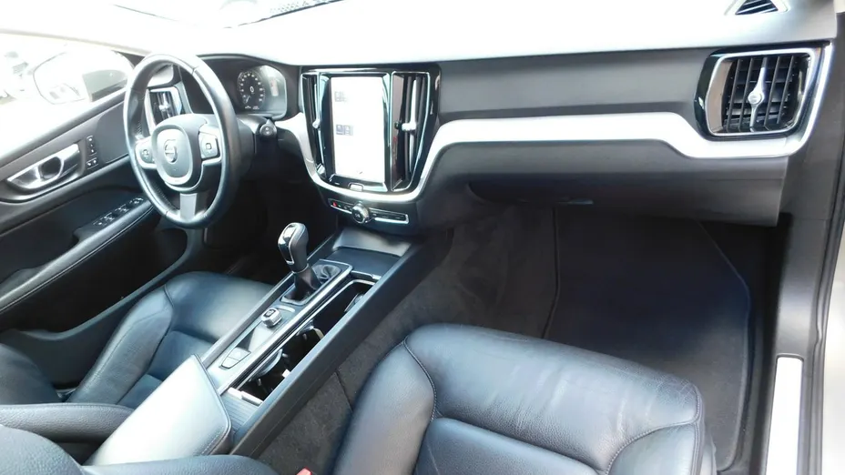 VOLVO V60 -
