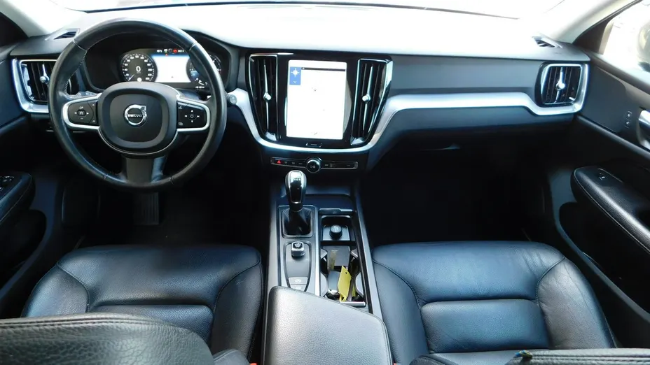 VOLVO V60 -