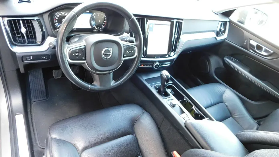 VOLVO V60 -