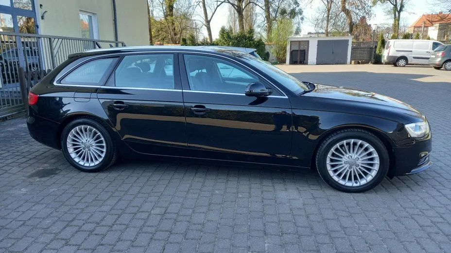 AUDI A4 -