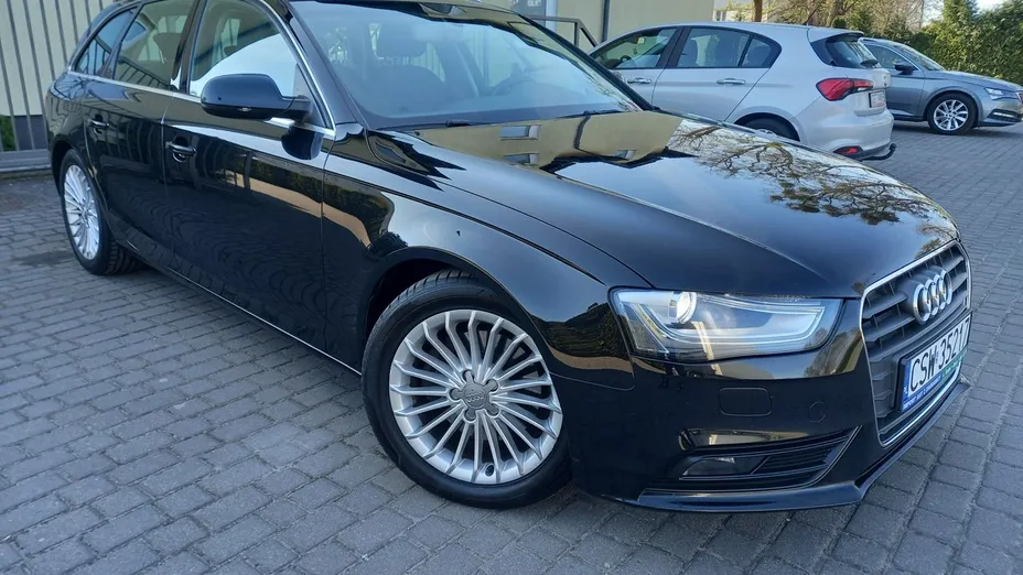 AUDI A4 -