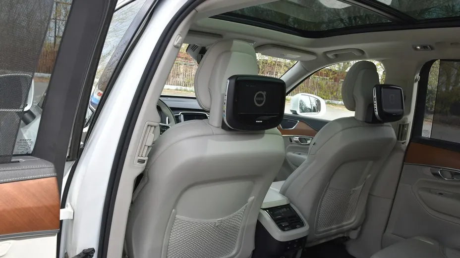 VOLVO XC90 -
