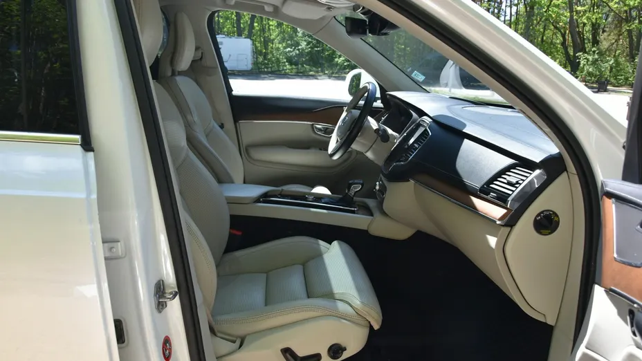 VOLVO XC90 -