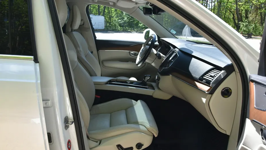 VOLVO XC90 -