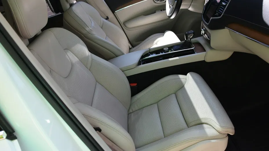 VOLVO XC90 -