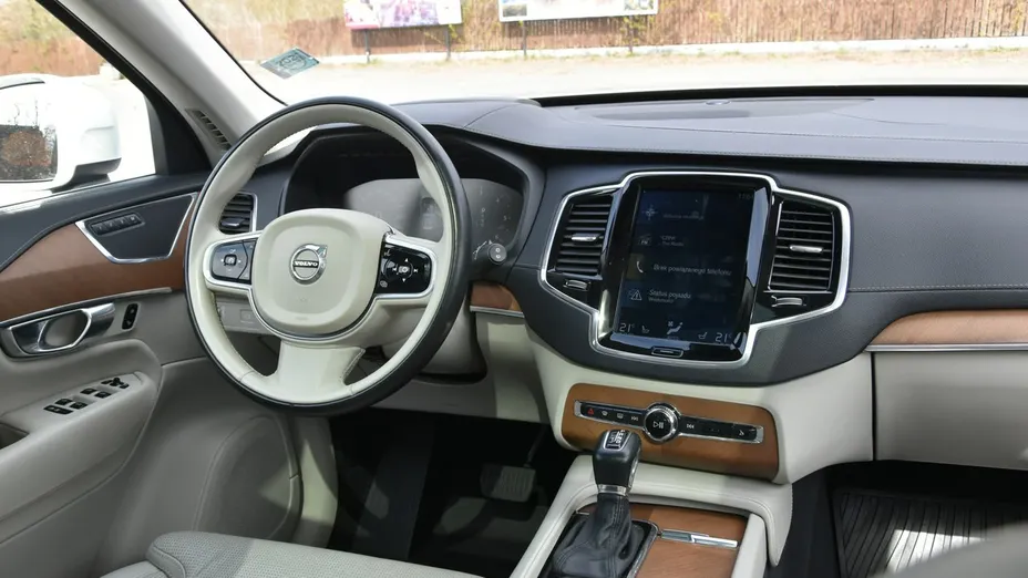 VOLVO XC90 -