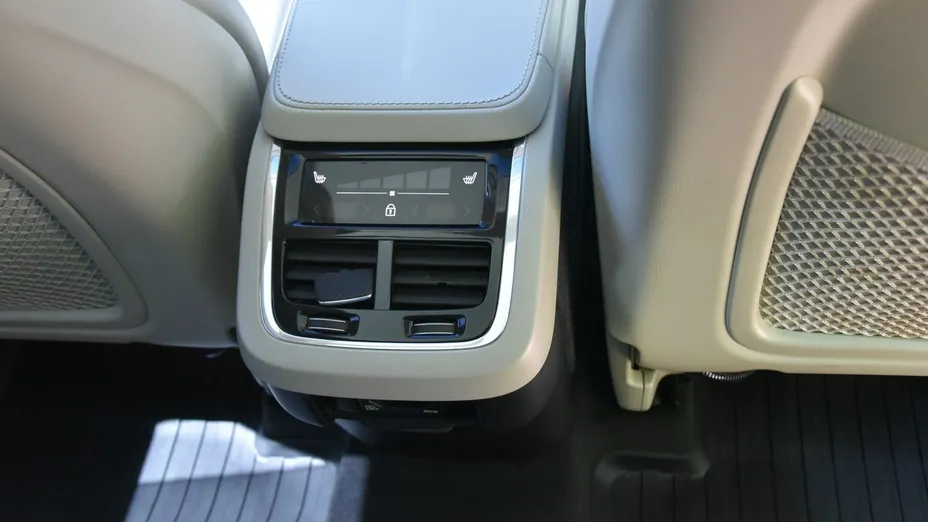 VOLVO XC90 -
