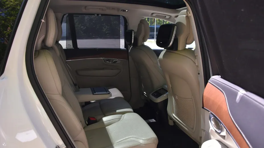 VOLVO XC90 -