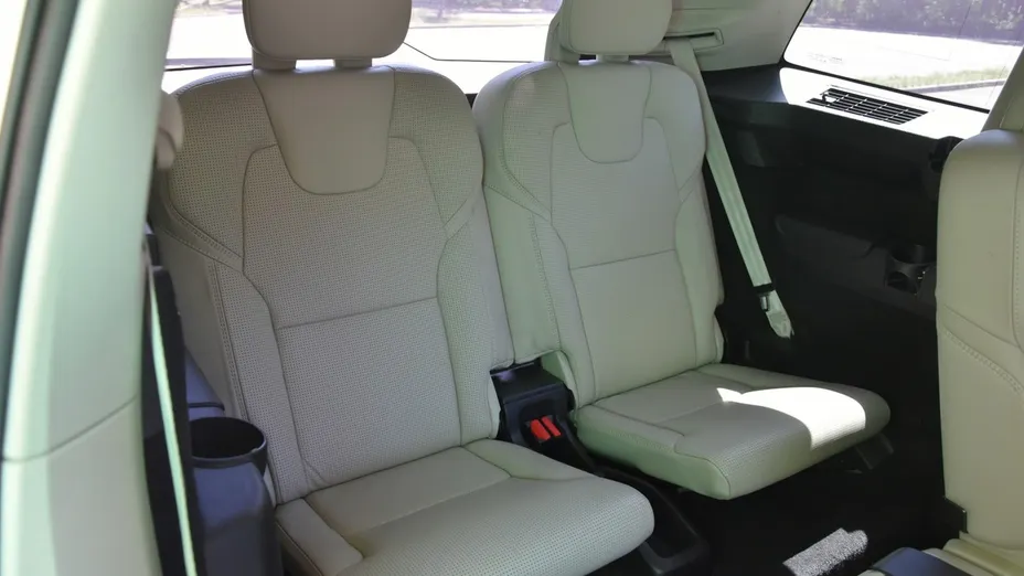 VOLVO XC90 -