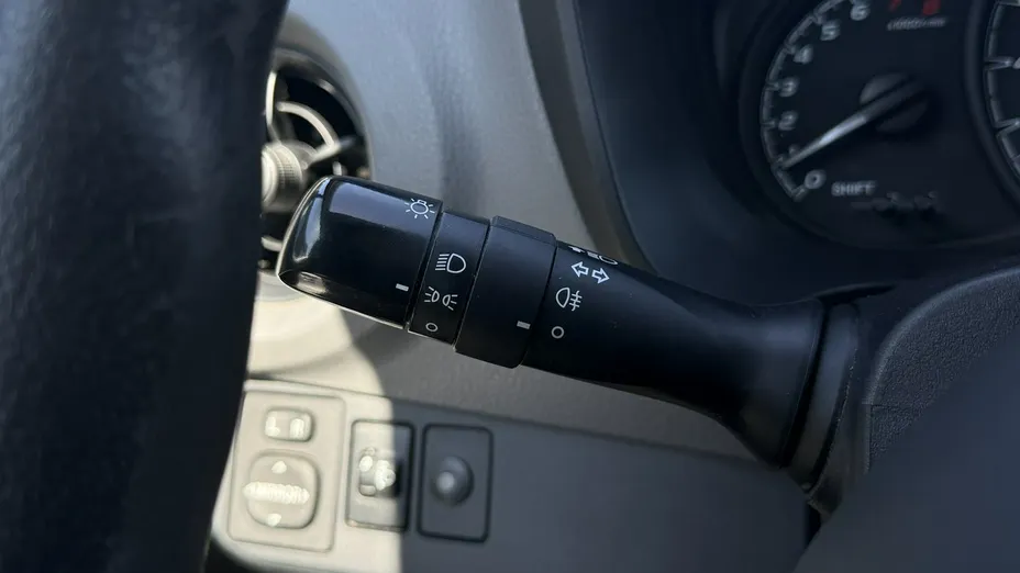 TOYOTA Yaris -