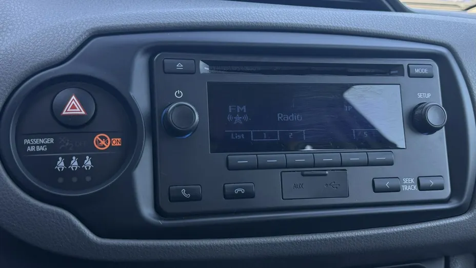 TOYOTA Yaris -