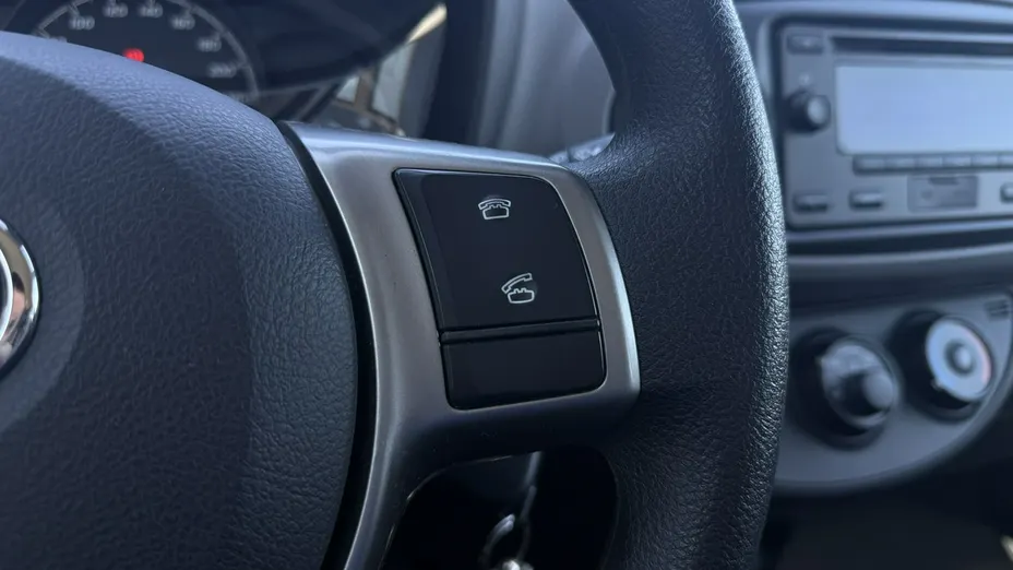 TOYOTA Yaris -