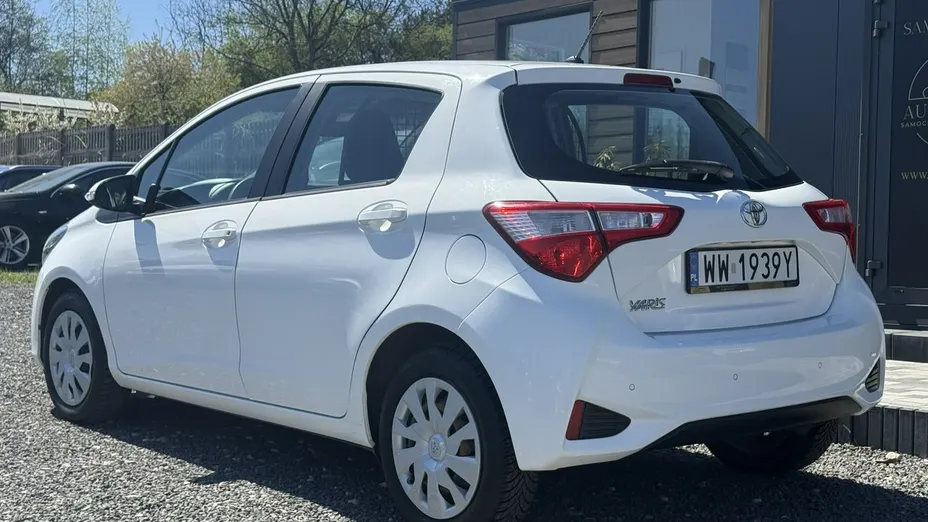 TOYOTA Yaris -