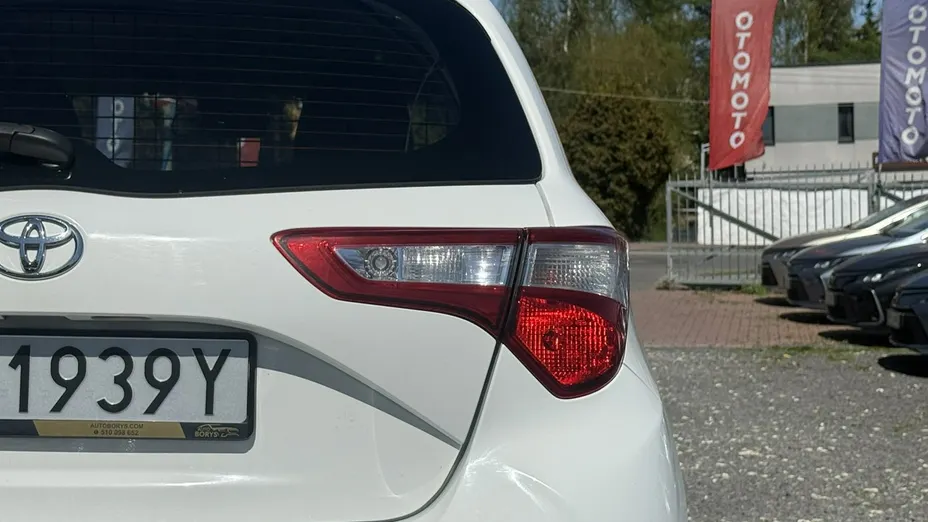 TOYOTA Yaris -