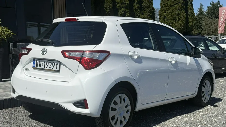 TOYOTA Yaris -