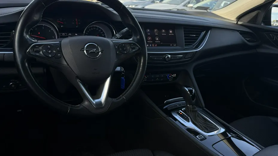 OPEL Insignia -