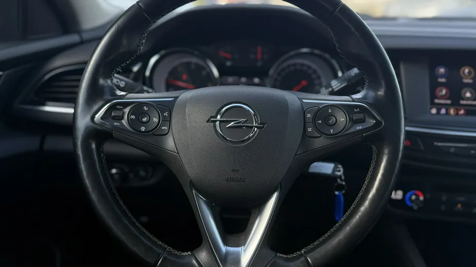OPEL Insignia -