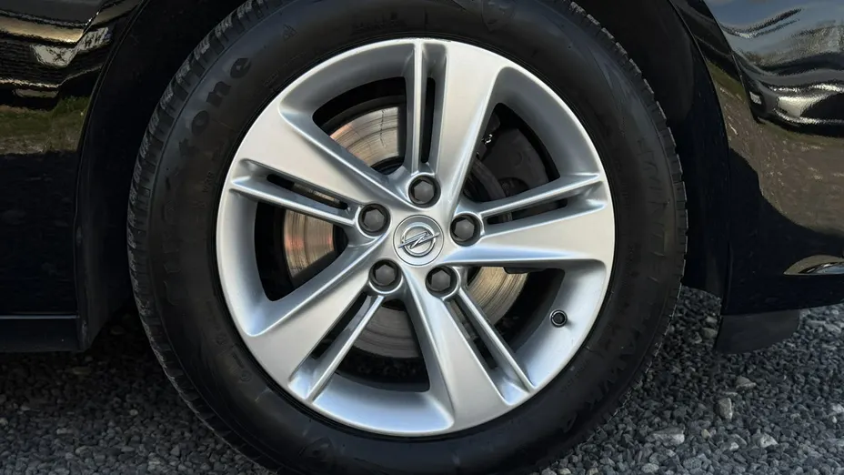 OPEL Insignia -