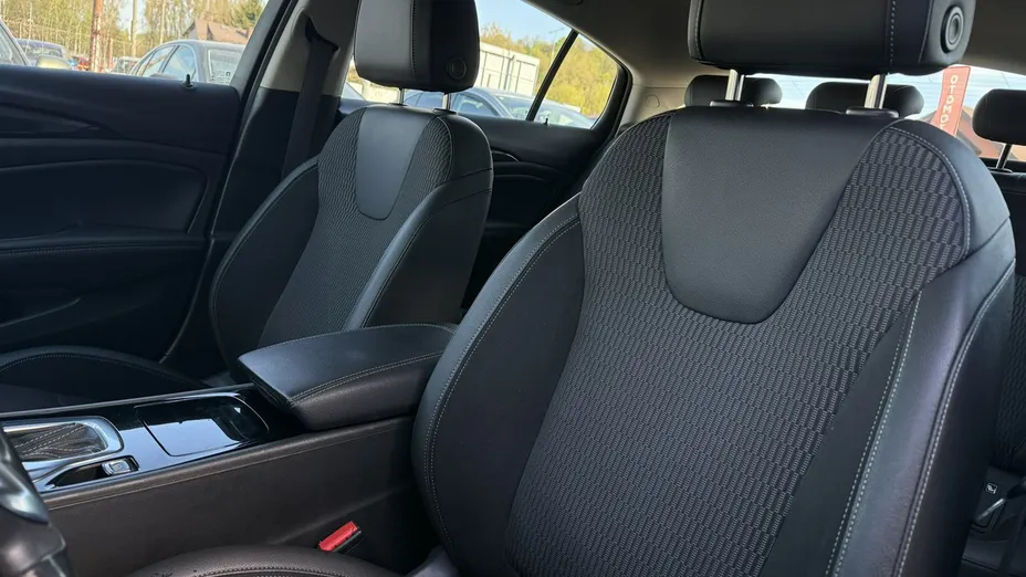 OPEL Insignia -