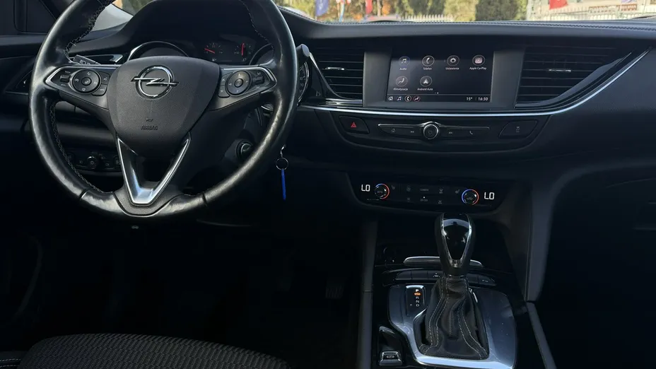 OPEL Insignia -