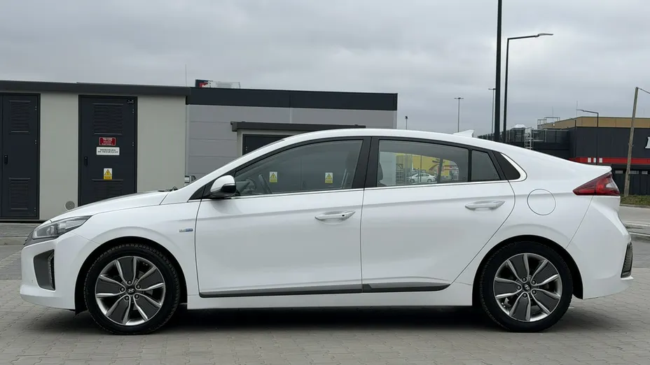 HYUNDAI Ioniq -