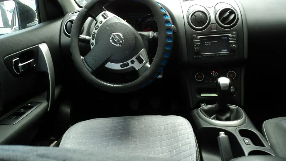 NISSAN Qashqai -