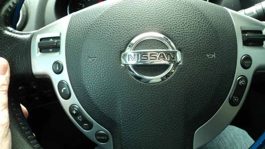NISSAN Qashqai -