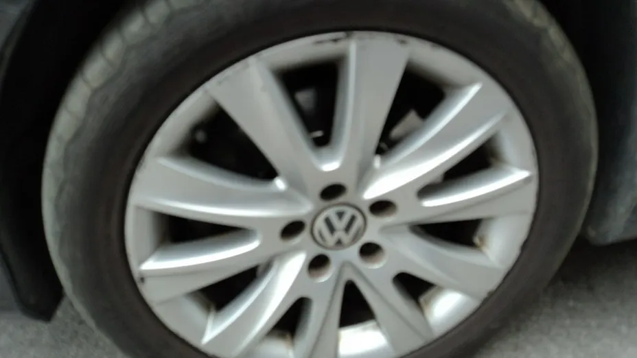 VOLKSWAGEN Passat -