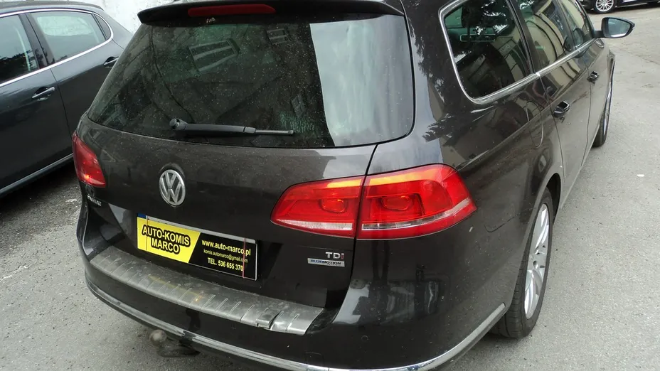 VOLKSWAGEN Passat -