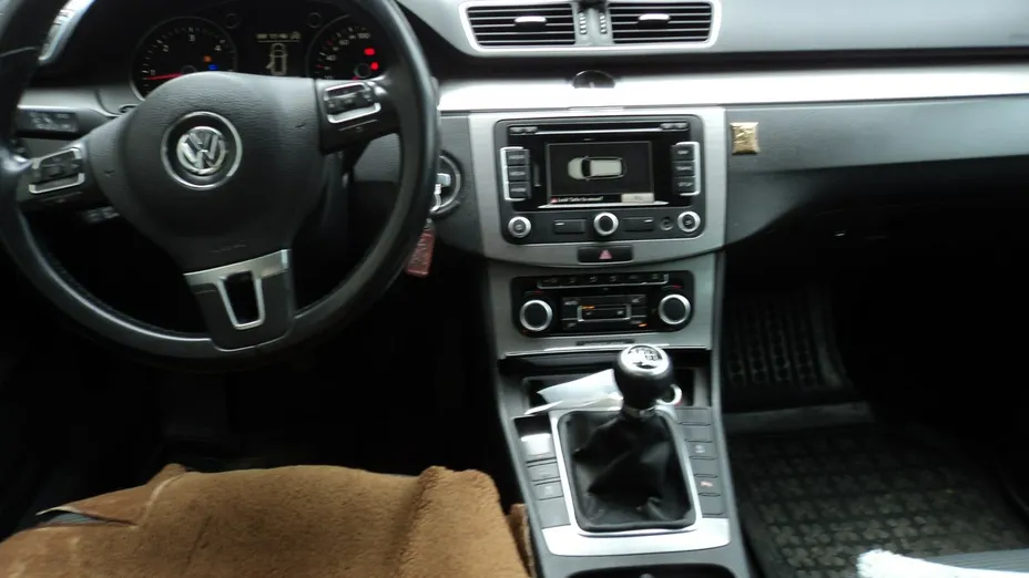 VOLKSWAGEN Passat -