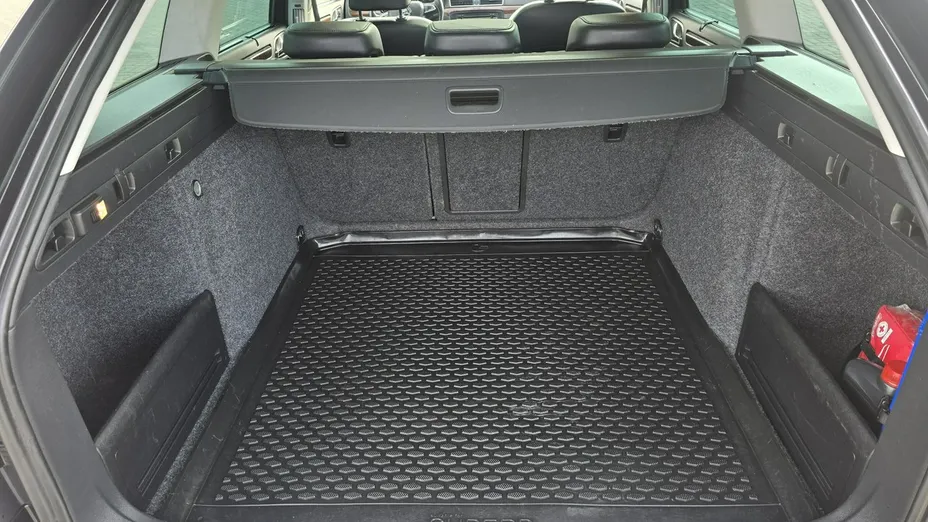 SKODA Superb -