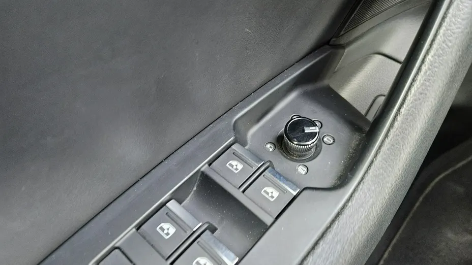 AUDI A6 -