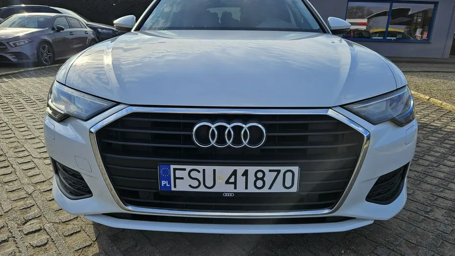 AUDI A6 -