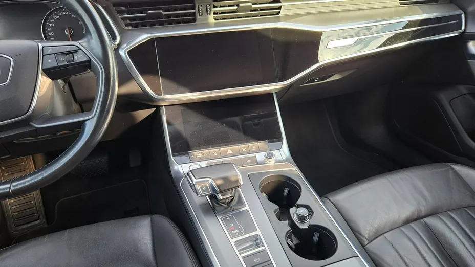 AUDI A6 -