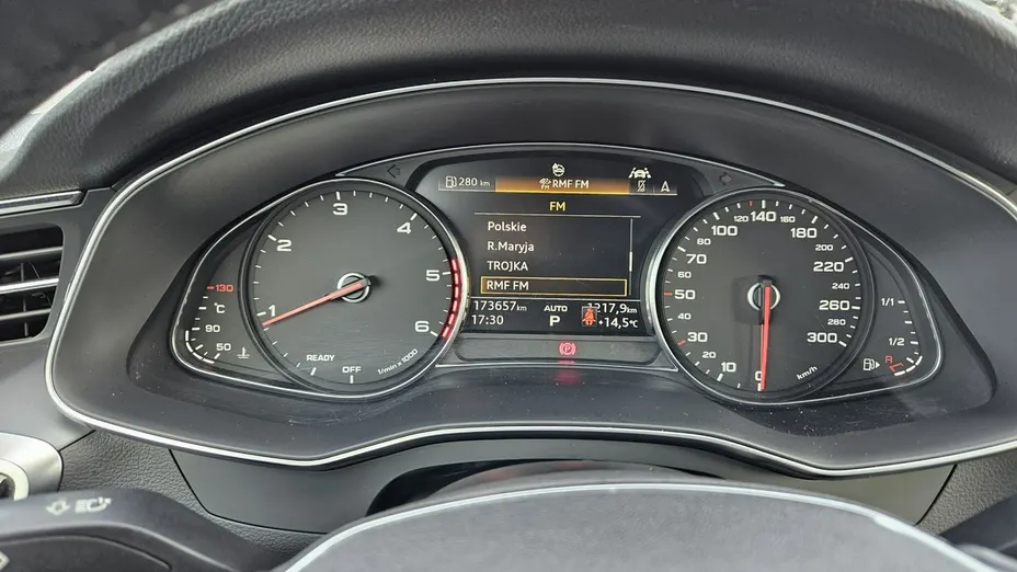 AUDI A6 -