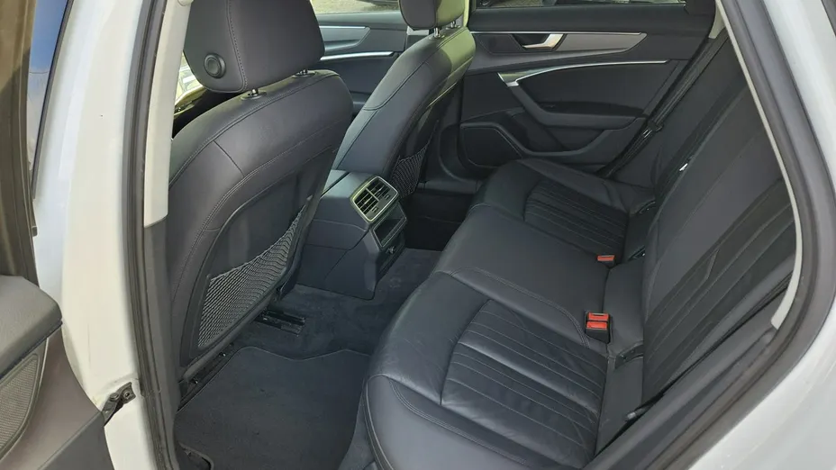 AUDI A6 -