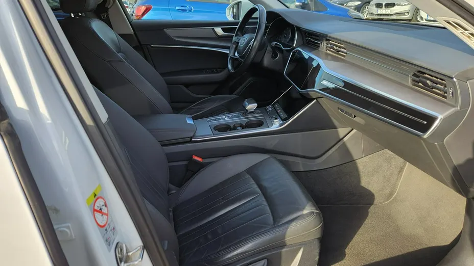 AUDI A6 -