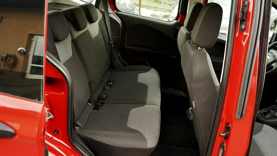 FORD Transit Courier -